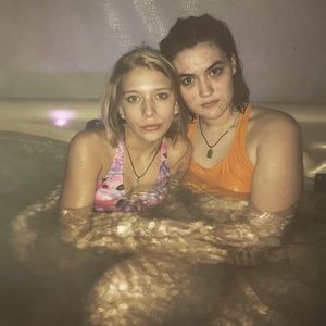 Meet your Posher, Lauralye